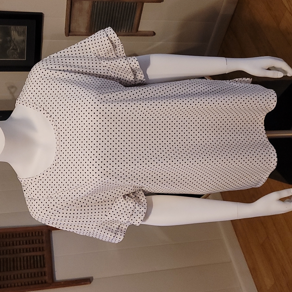 GRACE & LACE Ruffle Sleeve Polka Dot T-Shirt Top Sz. M Stretchy/Soft